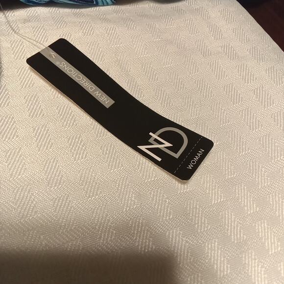 New Directions Women's 2xl Artsy Tunic Top NWT Long Sleeve Blue Black Chevron - Picture 5 of 9